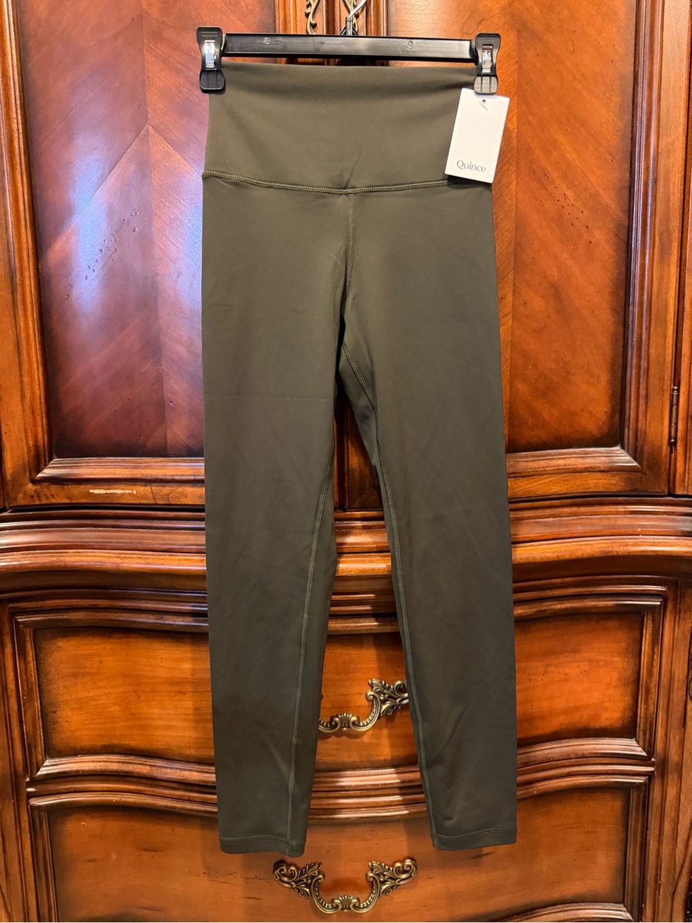 NEW! Quince Olive Leggings - Small